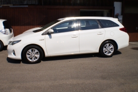 TOYOTA Auris 1.8 HSD Hybrid Touring Sports Luna e-CVT (Kombi)**VERKAUFT**