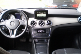 MERCEDES-BENZ GLA 200 7-Gang Automat Urban (7G-DCT) (SUV / Geländewagen