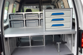 VW Caddy 2.0TDI 4x4 Motion BlueMotion Technology DSG,Navi,AHK 1500kg Monteur Fahrzeug geeignet mit Sortimo 2x Schiebetüren **Verkauft nach 8732 Neuhus Kt.SG**