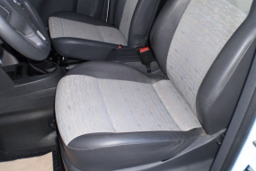 VW Caddy 2.0 TDI 4x4 2xSchiebetüren Sortimo Ausstattung (Kasten verglast)