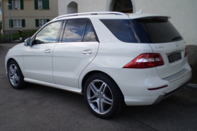 MERCEDES-BENZ ML 350 BlueTEC Edition1 "AMG STYLING"Panorama-Glassdach(4x4) (SUV / Geländewagen)Top