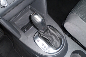 VW Touran 1,4 TSI Team 7Platz,Automat-DSG,Navi,CH AUTO ! (Kompaktvan / Minivan)