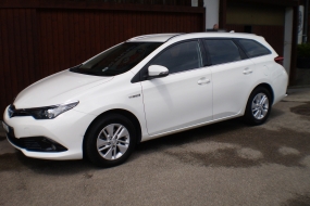 TOYOTA Auris 1,8 HSD Hybrid Touring Sports Luna e-CVT (Kombi