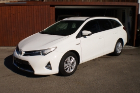 TOYOTA Auris 1.8 HSD Hybrid Touring Sports Luna e-CVT (Kombi)**VERKAUFT**