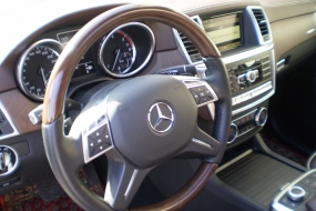 MERCEDES-BENZ ML 350 BlueTEC Edition1 "AMG STYLING"Panorama-Glassdach(4x4) (SUV / Geländewagen)Top